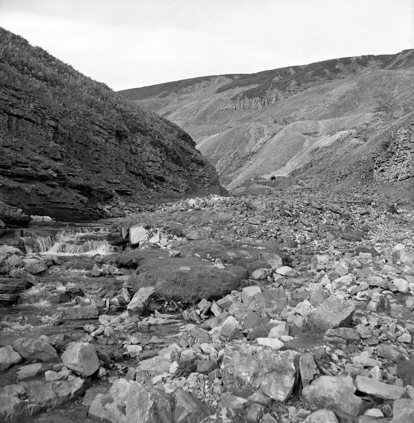 Sir George Level 1975